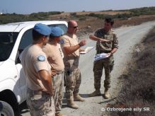 Nelnk tbu UNFICYP na inpekcii vybranch pozci Sektoru 4